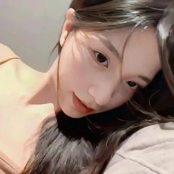 何女士